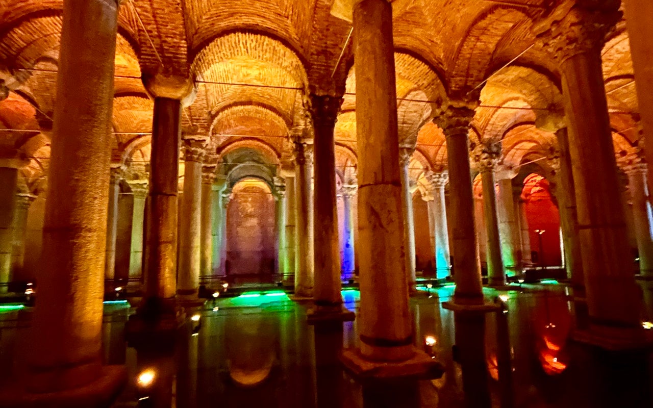 Basilica Cistern (Yerebatan Sarnıcı)