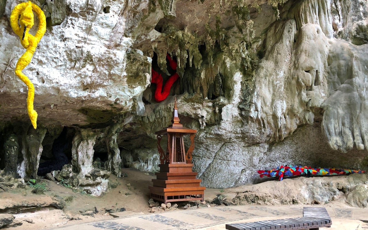 Phra Nang Cave Bay