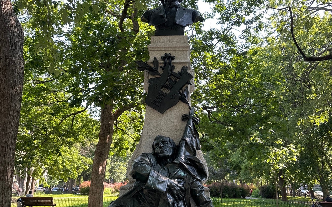 Square Saint-Louis