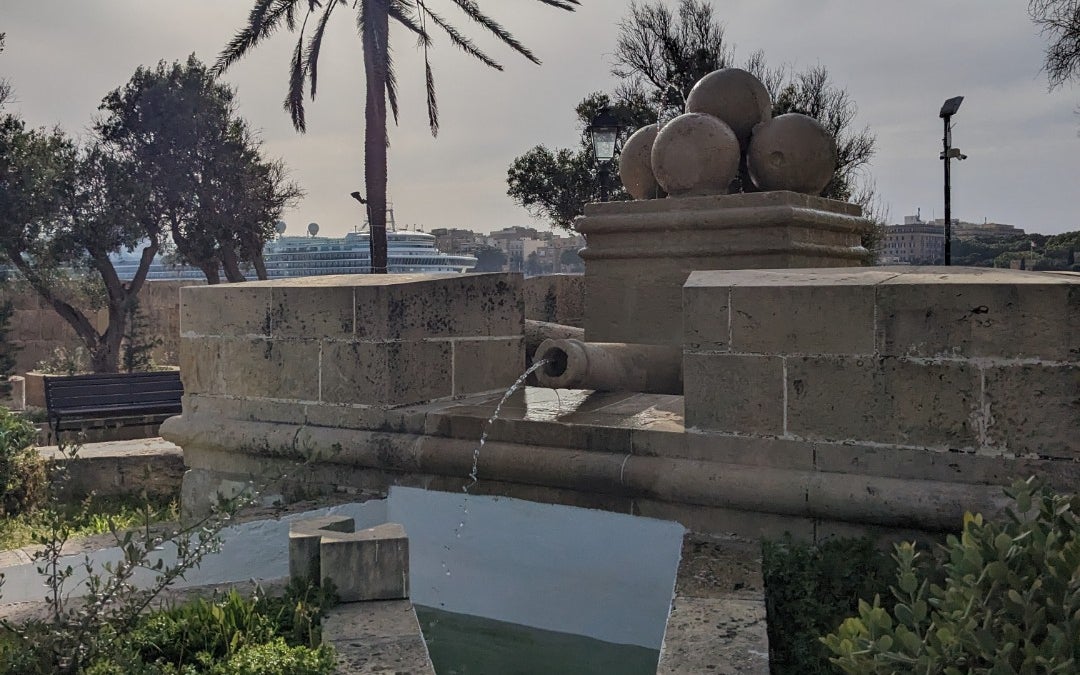 Gardjola Gardens (Ġnien il-Gardjola)