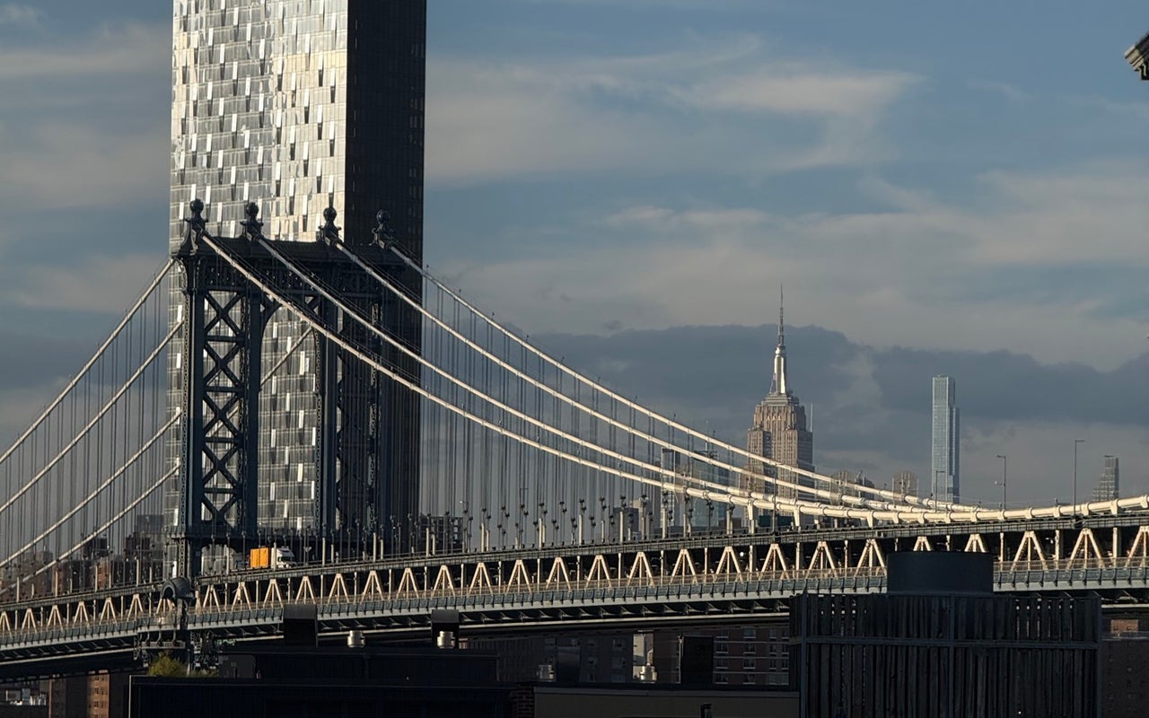 Explore Brooklyn: Brooklyn Bridge, DUMBO & Promenade – affordable family GPS tour