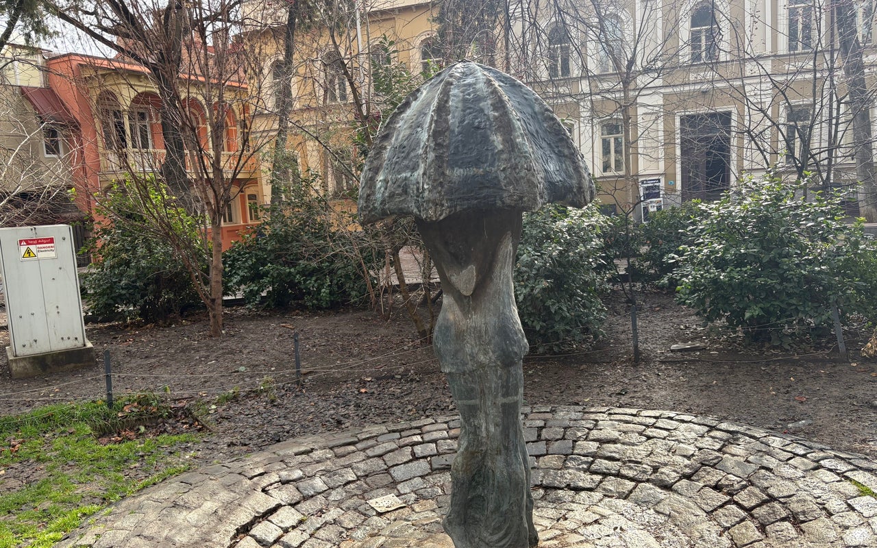 Gudiashvili Square (გუდიაშვილის მოედანი)