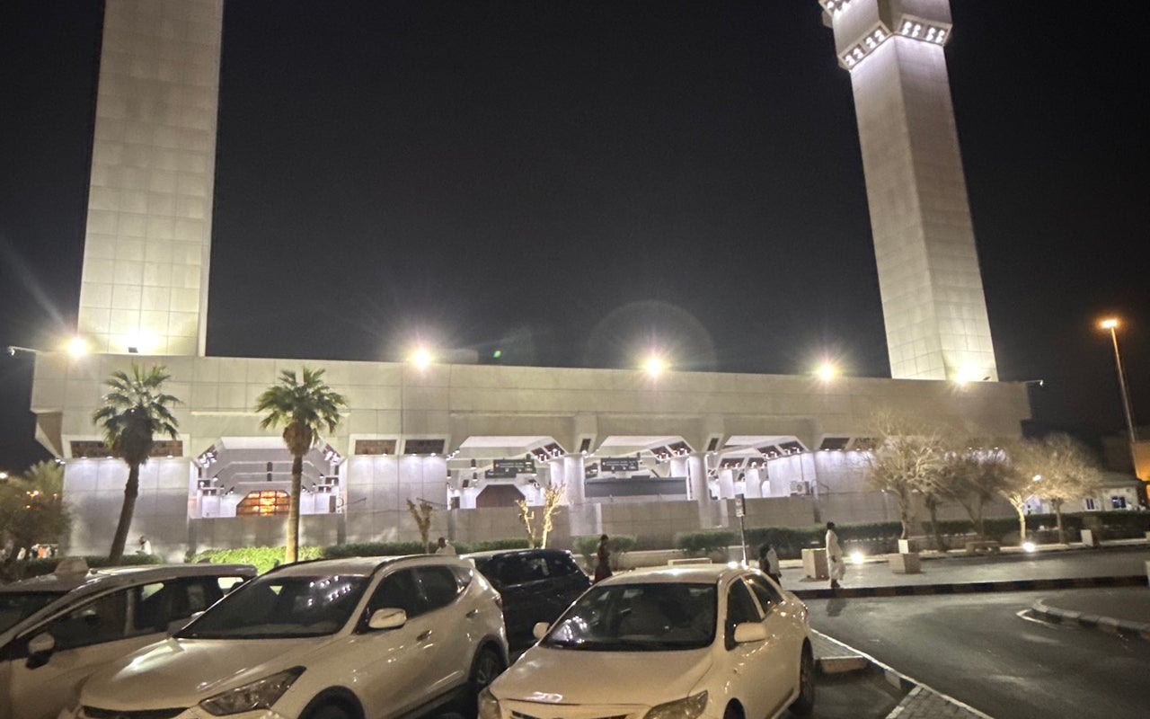 Aisha Mosque (مسجد علئشة)