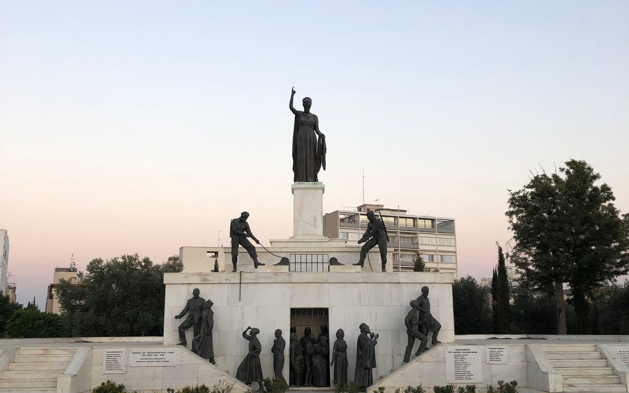 Liberty Monument (Άγαλμα της Ελευθερίας)