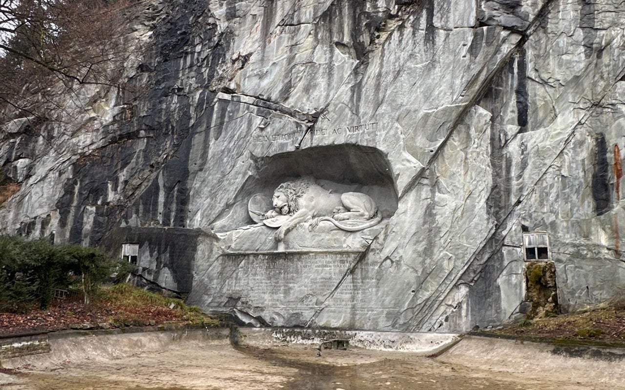 Lion Monument (Löwendenkmal)