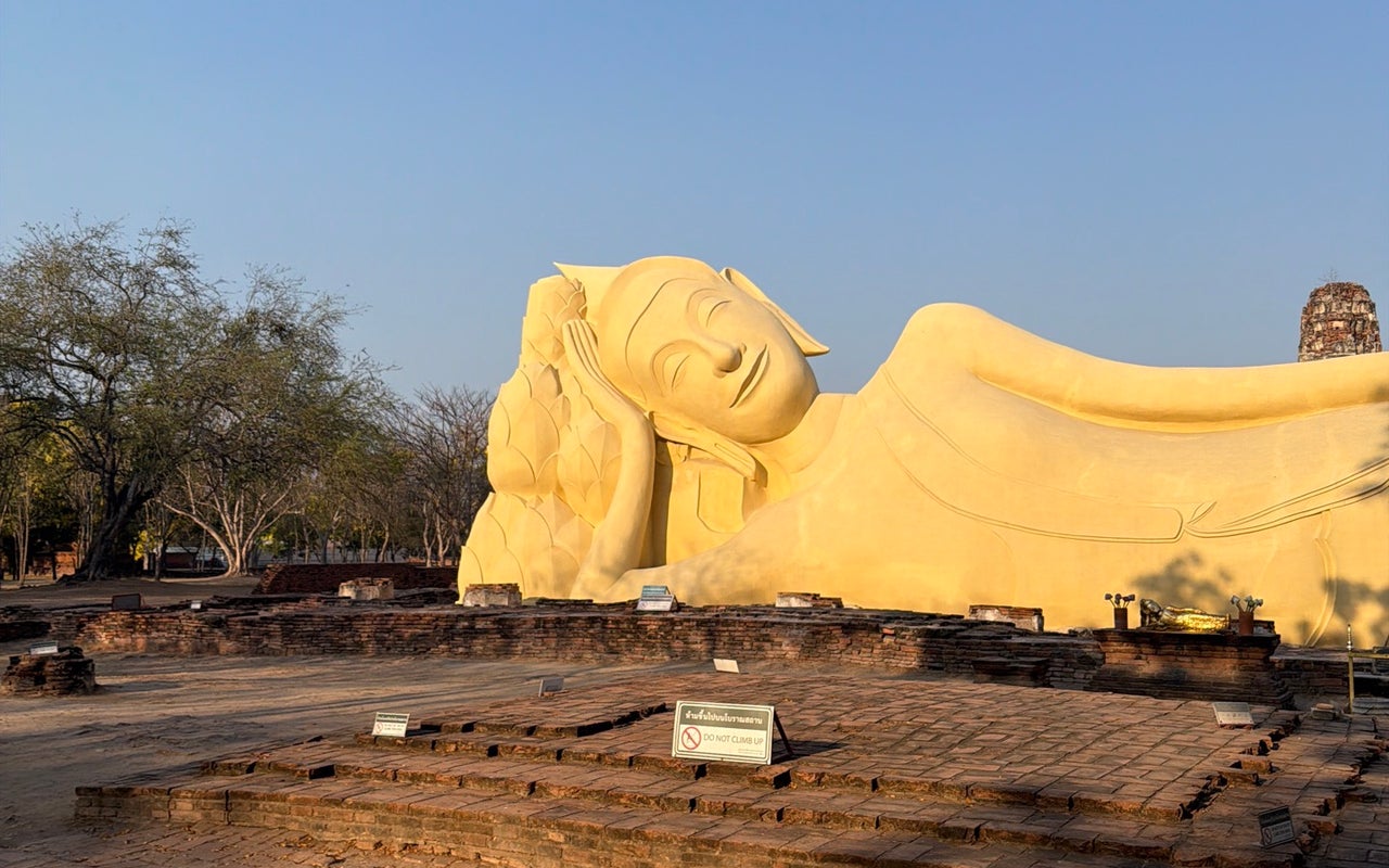 Wat Lokayasutharam (วัดโลกยสุธา)
