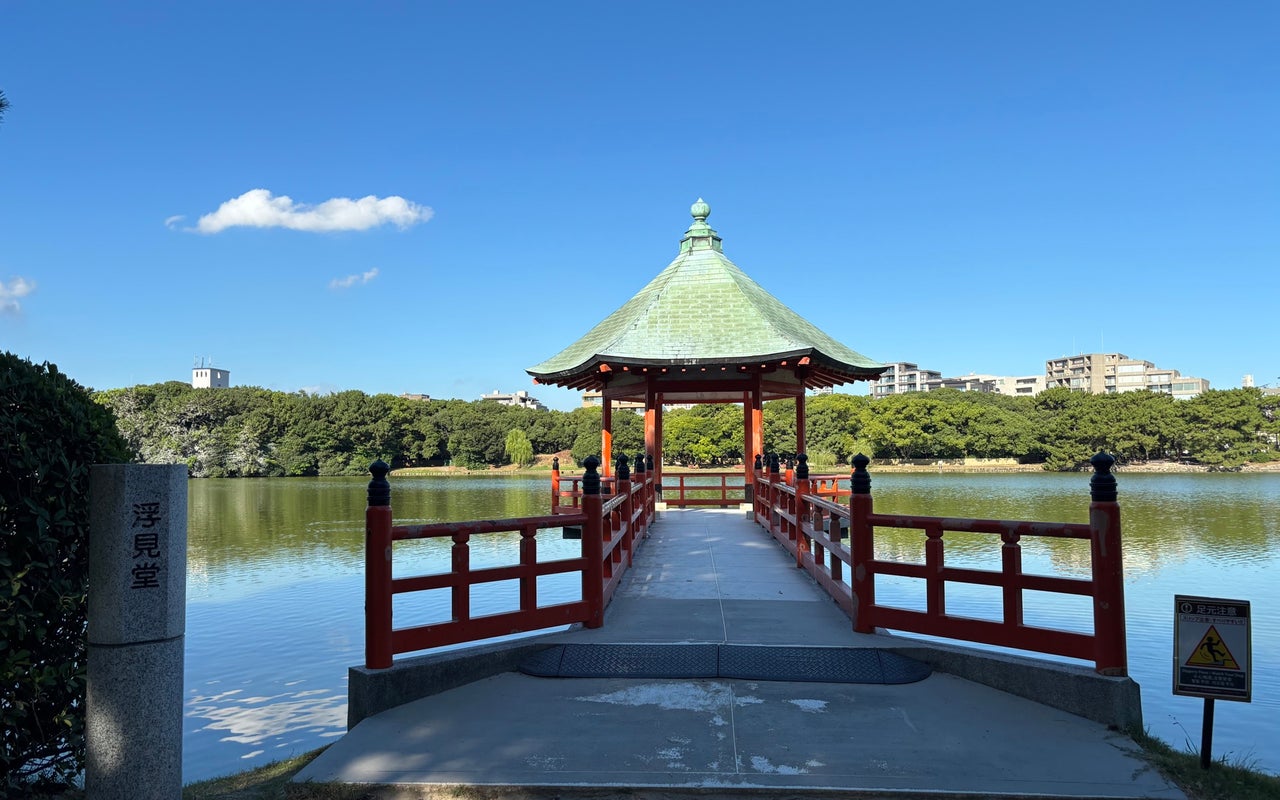 Ukimi Pavilion (浮見堂)