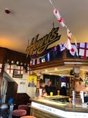 Henry's Bar