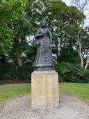 Mary Queen of Scots Statue