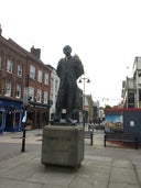 Elgar Statue