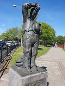 Stan Laurel Statue