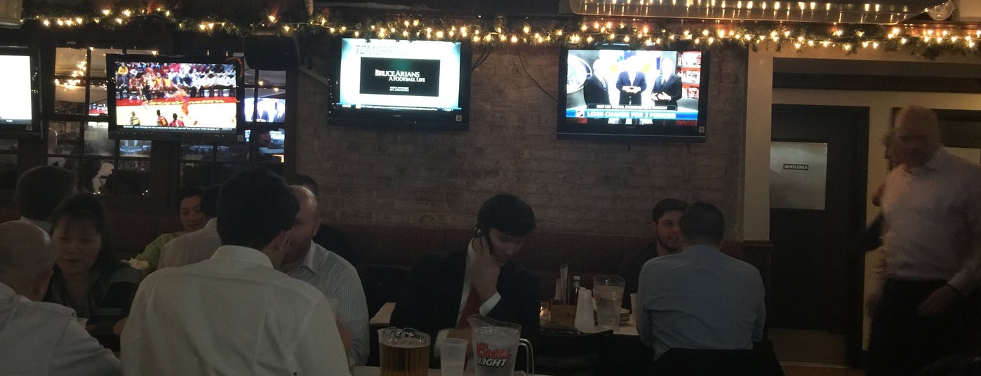 15 Best Sports Bars in NYC to Watch a Game With a Beer and Grub
