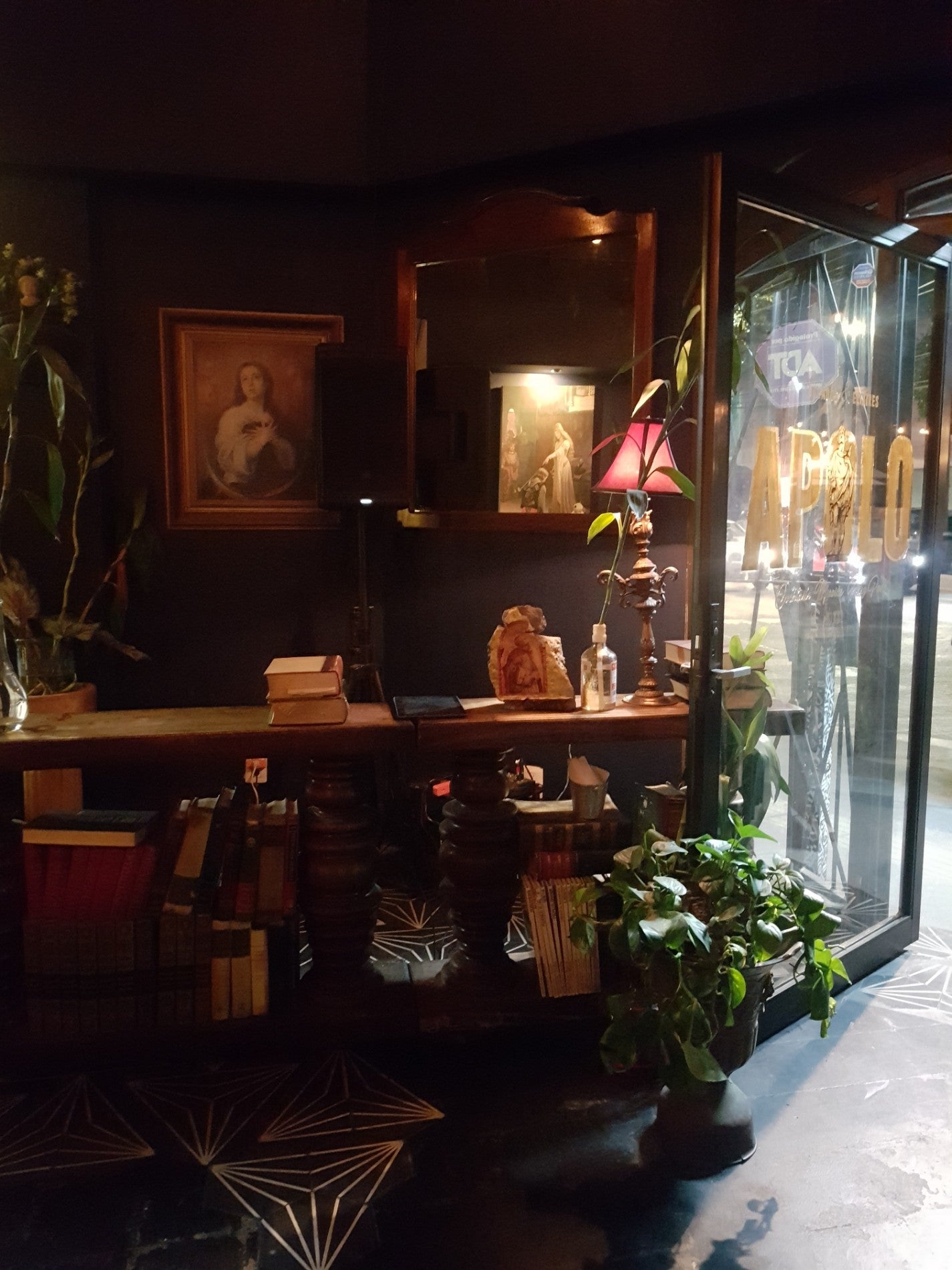 bar