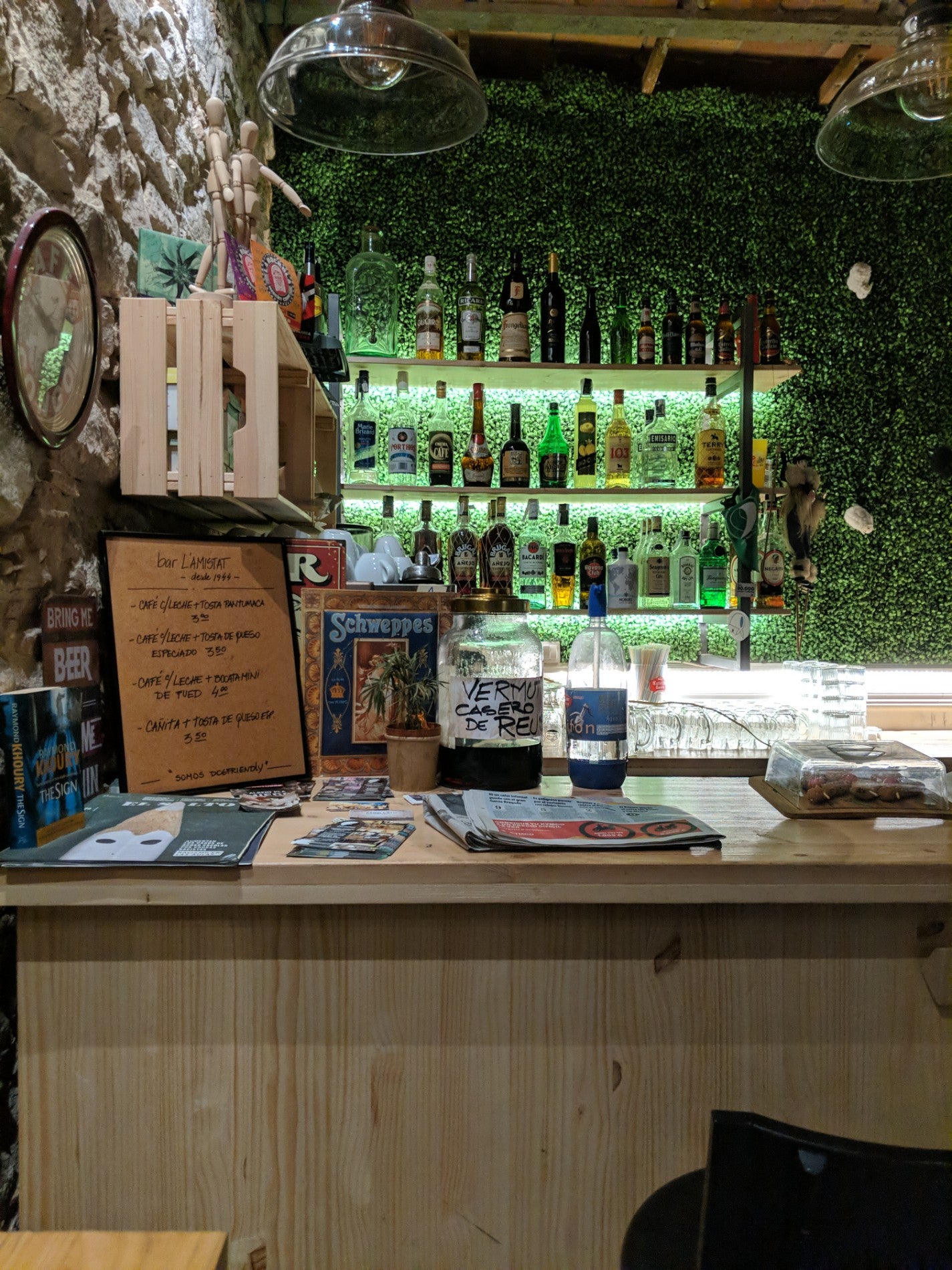 bar