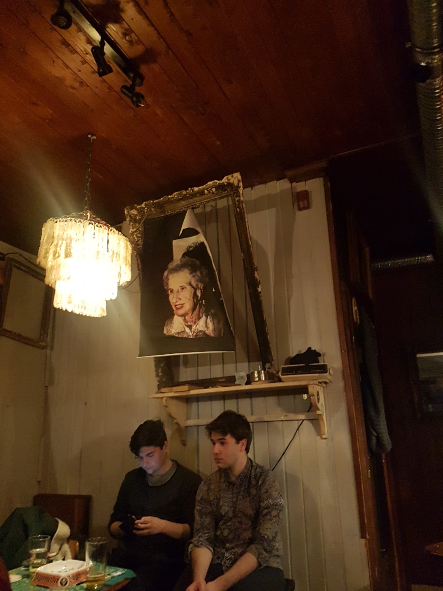 bar