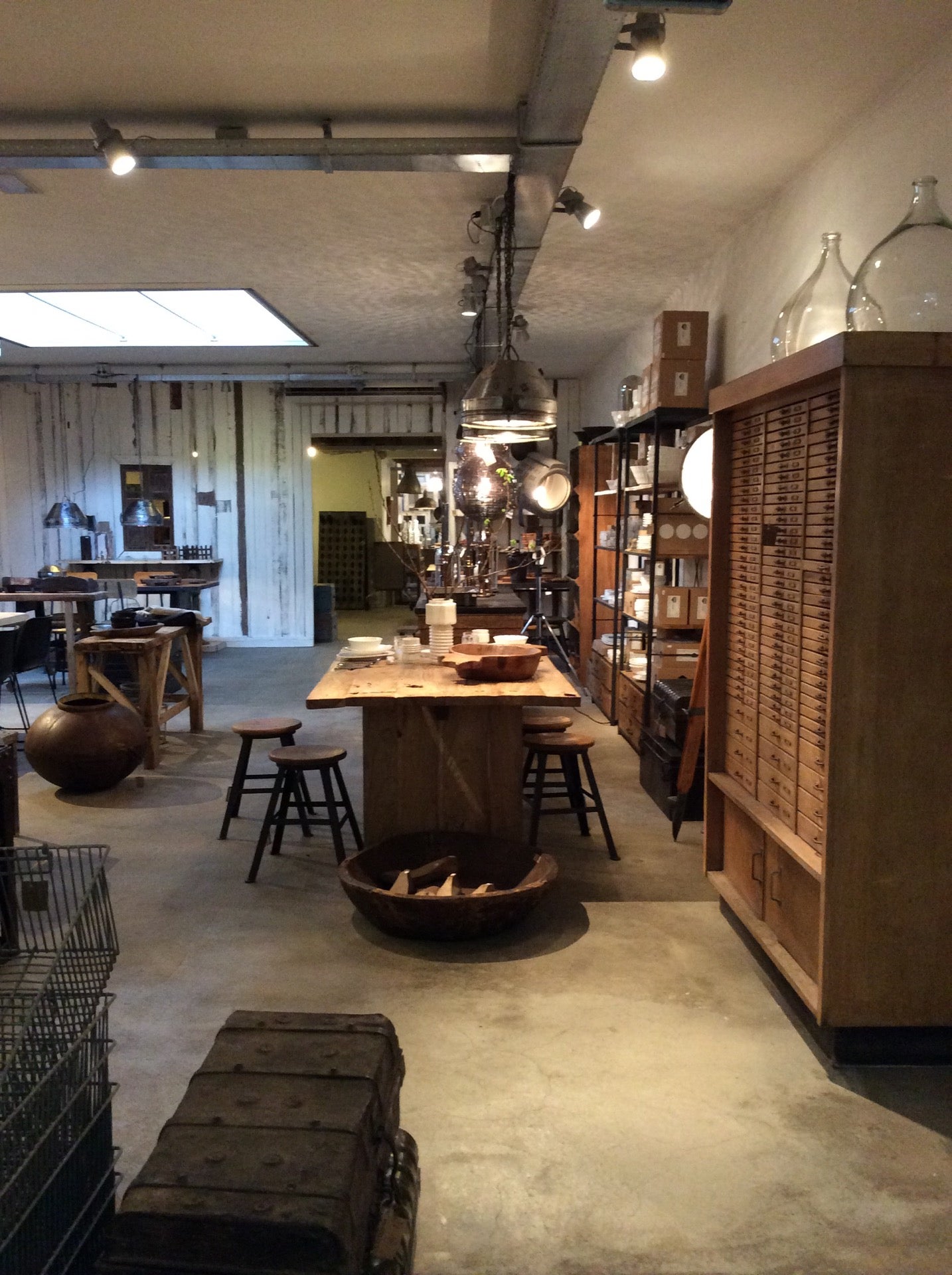 furniture-home-store