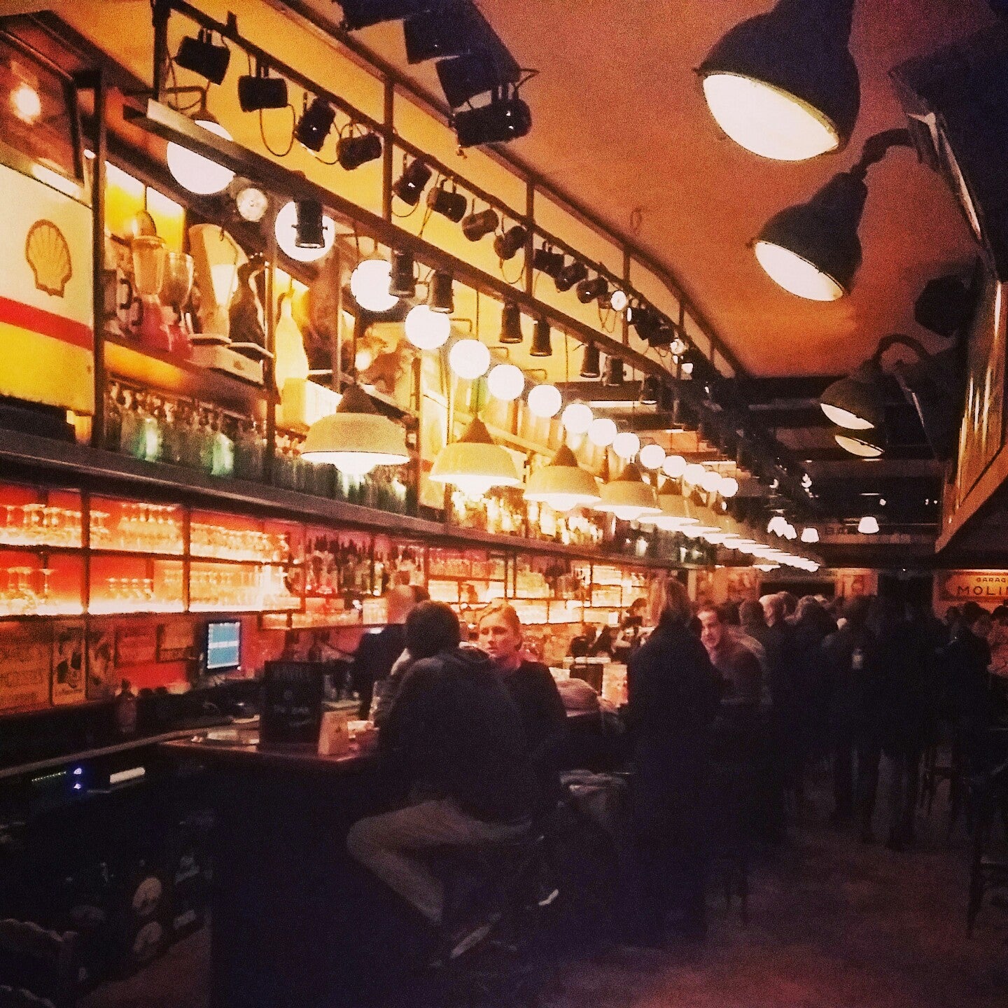 bar