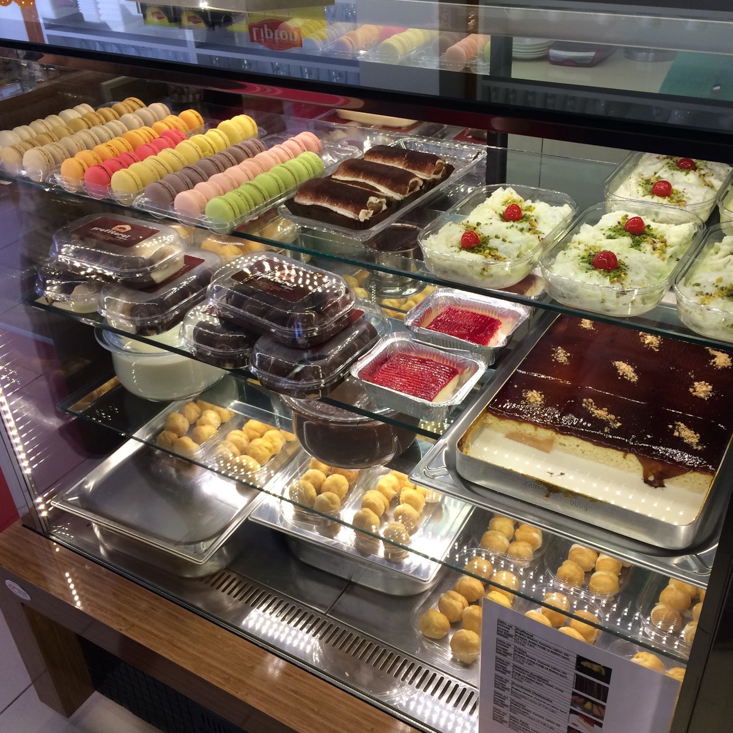 dessert-shop