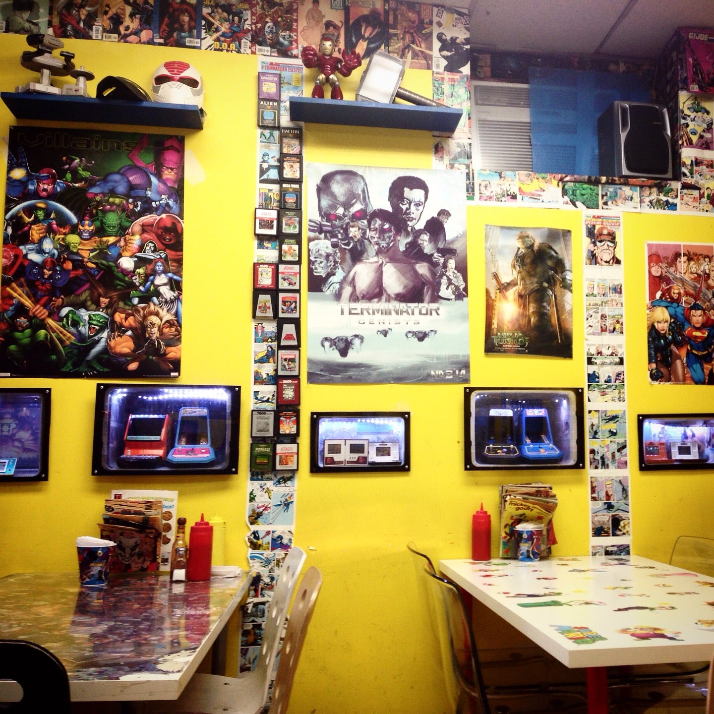 gaming-cafe
