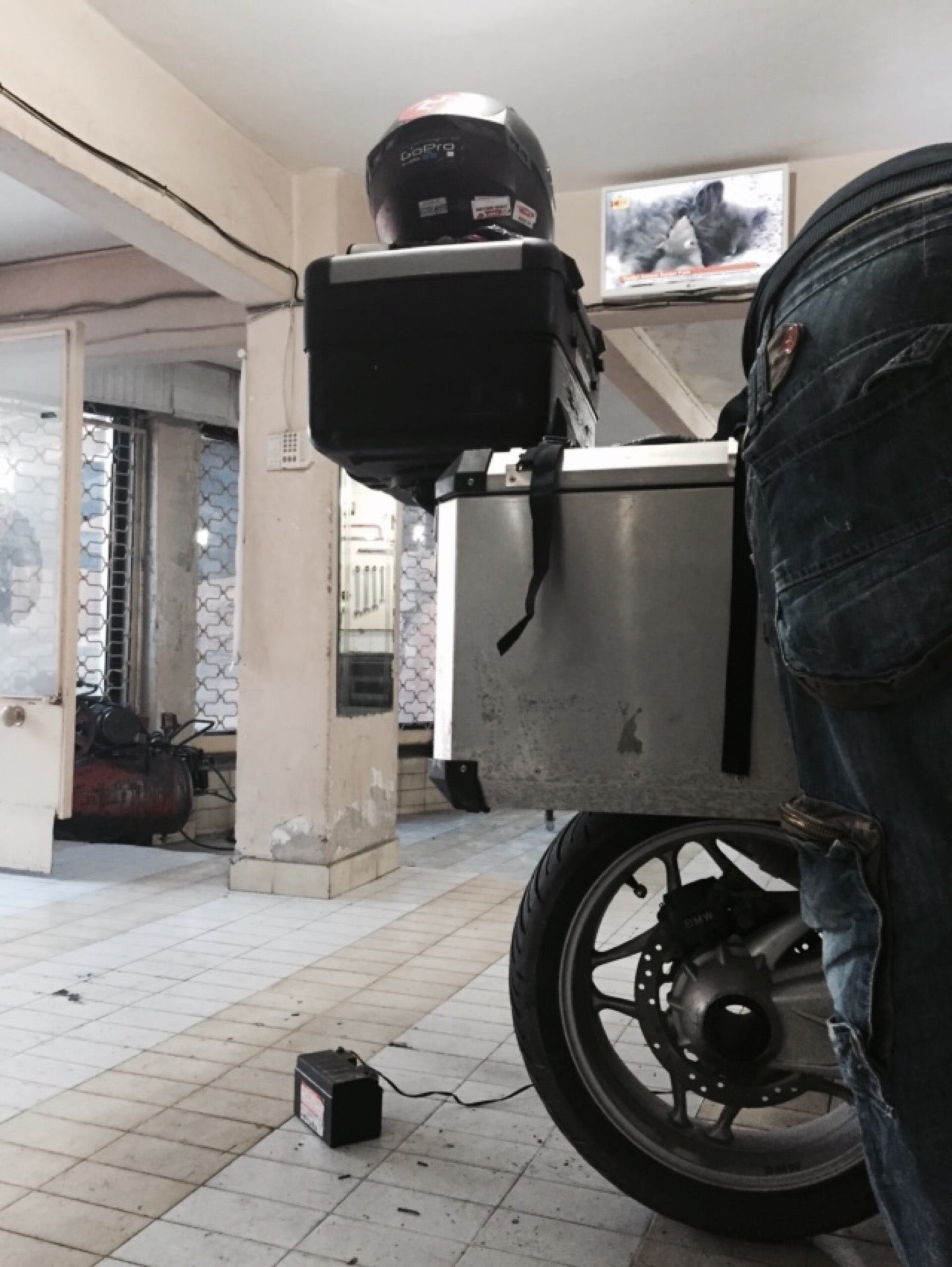 motorcycle-shop