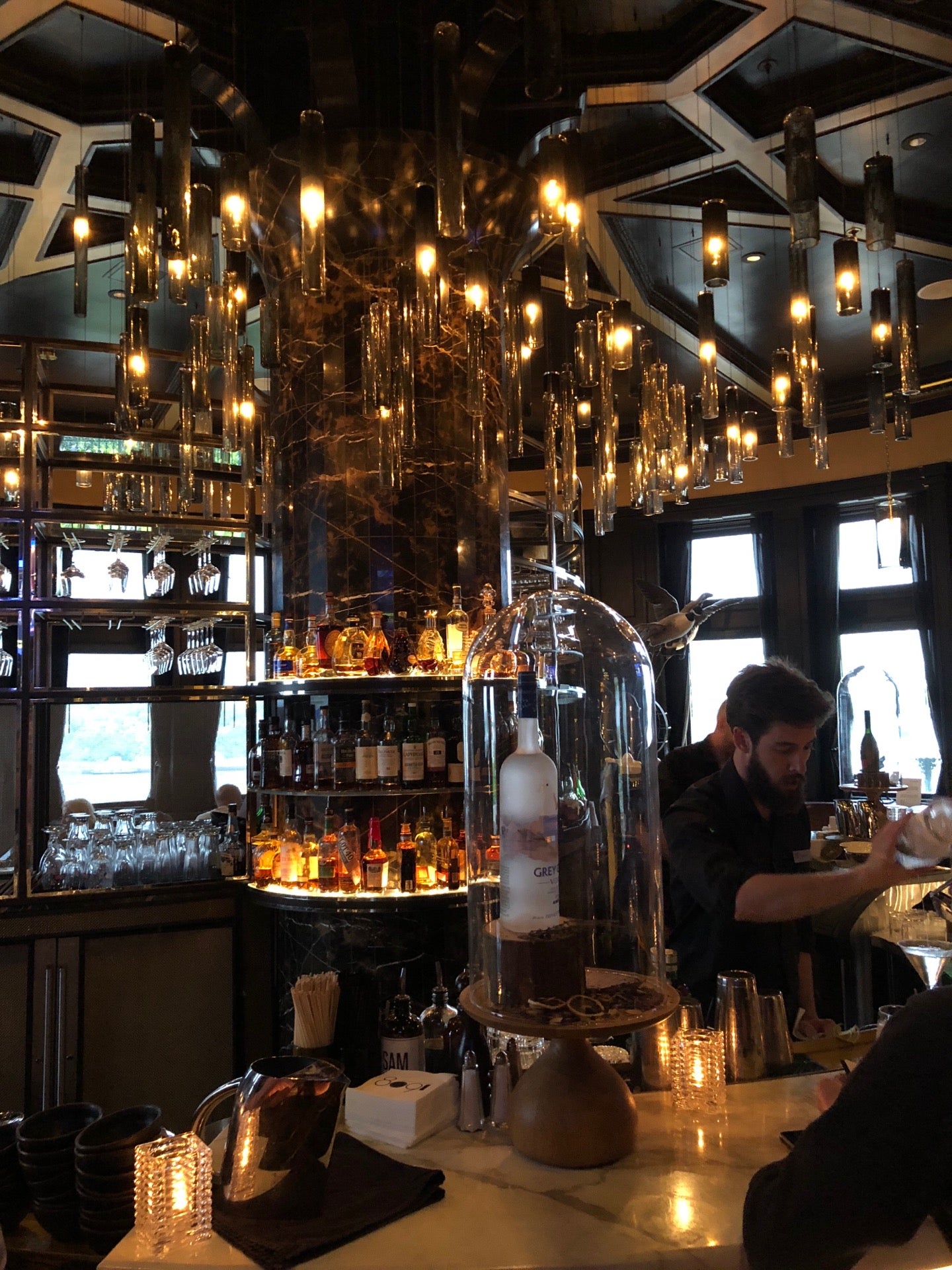 hotel-bar