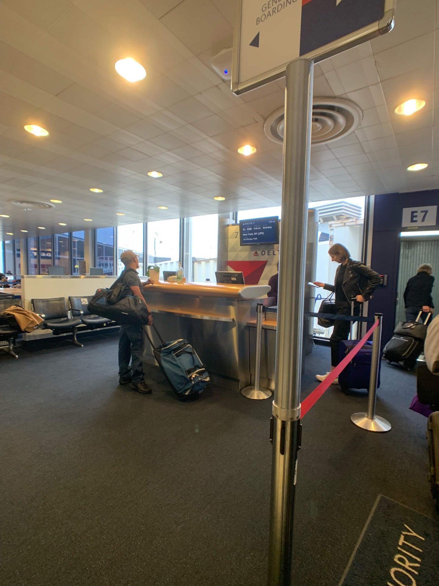 airport-gate