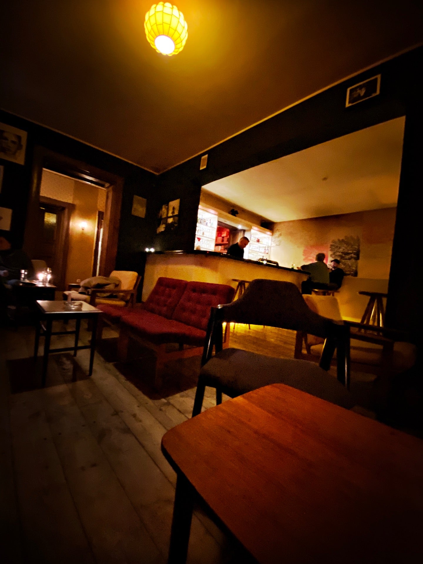 bar