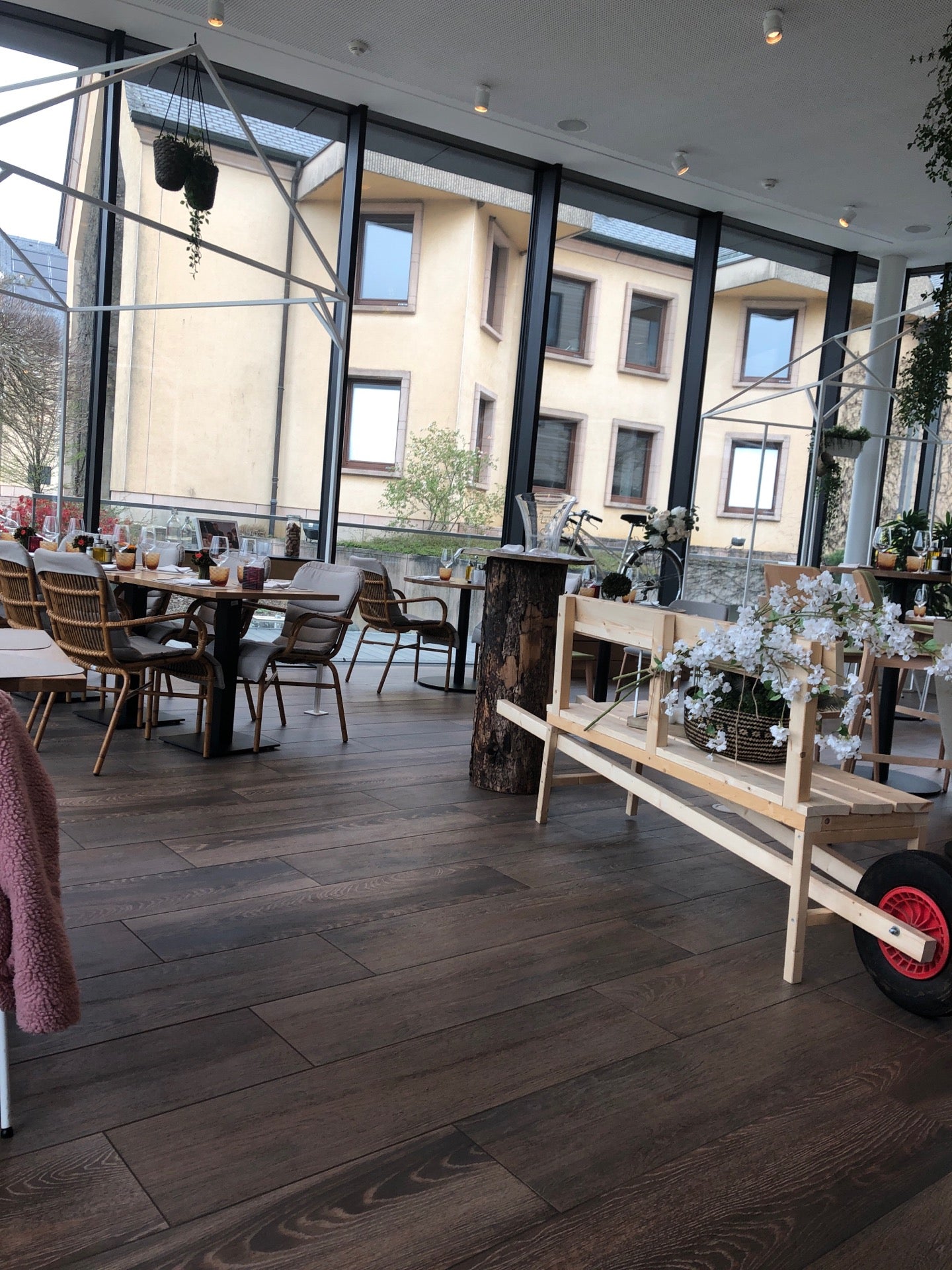restaurant