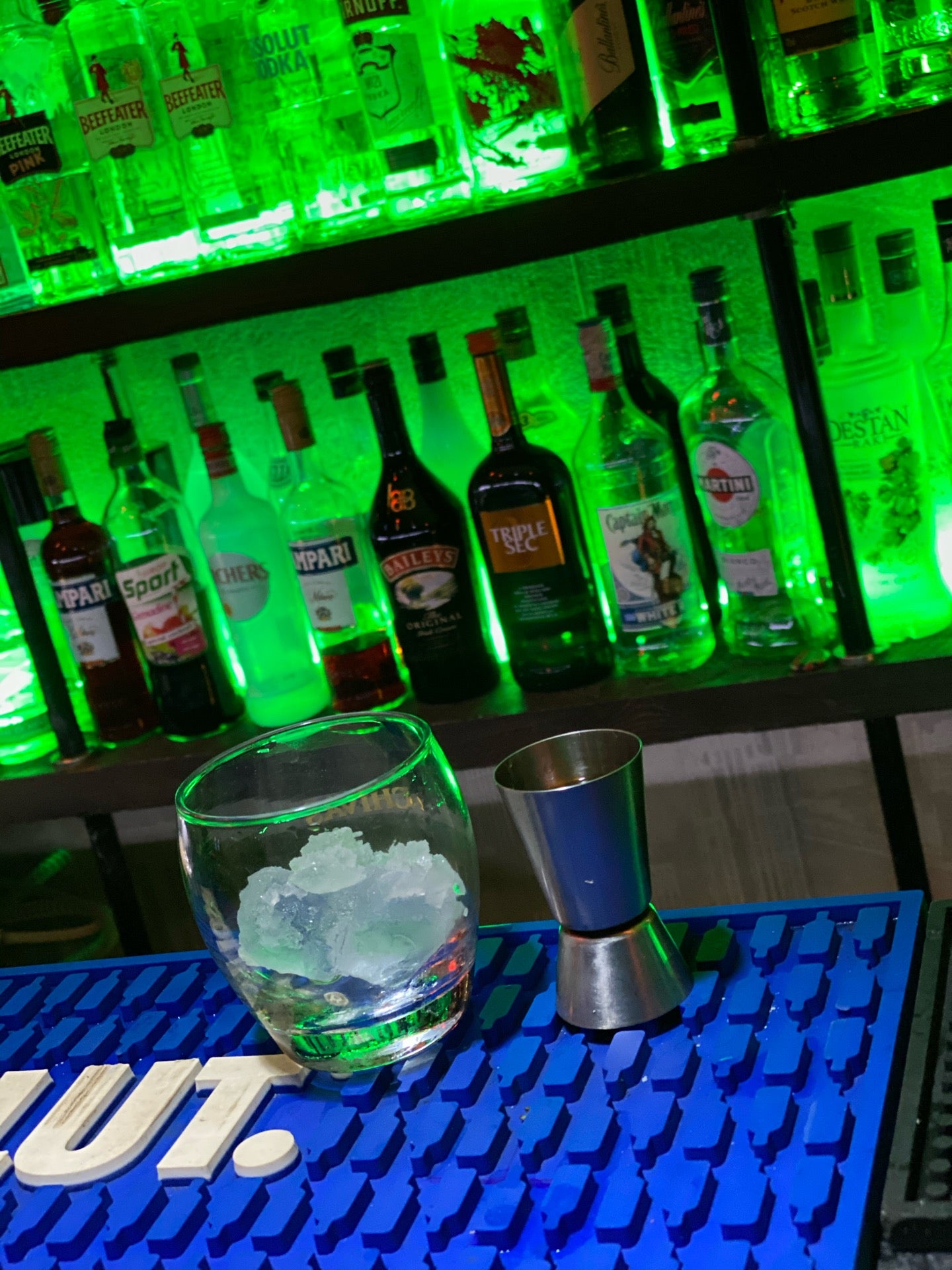 bar