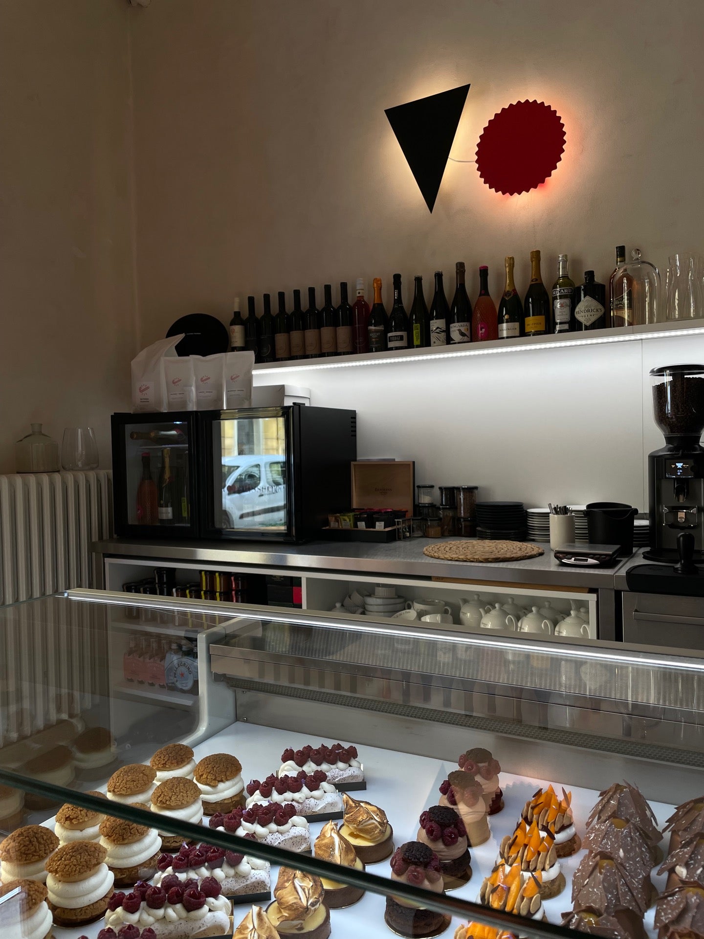 dessert-shop
