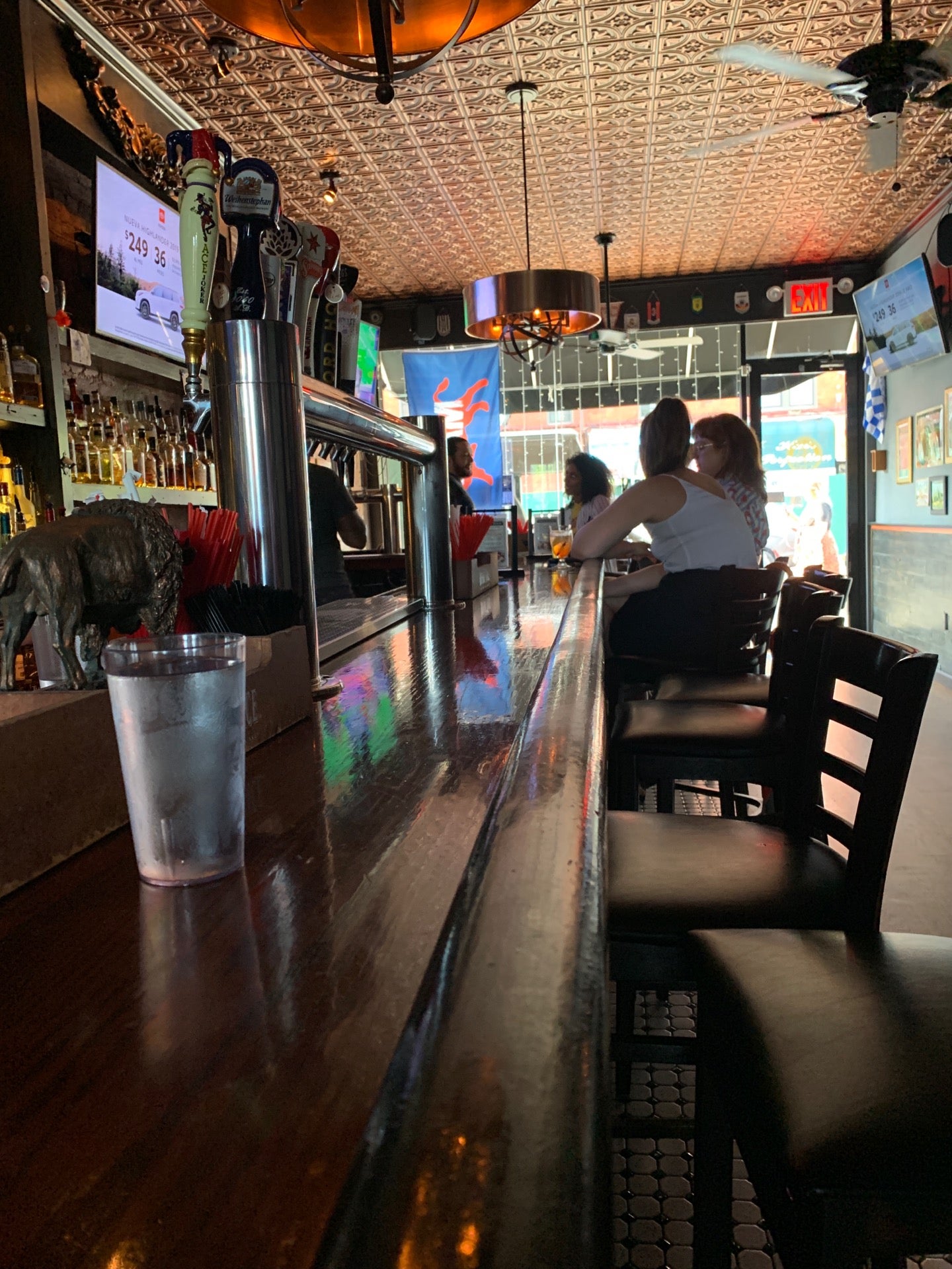 bar