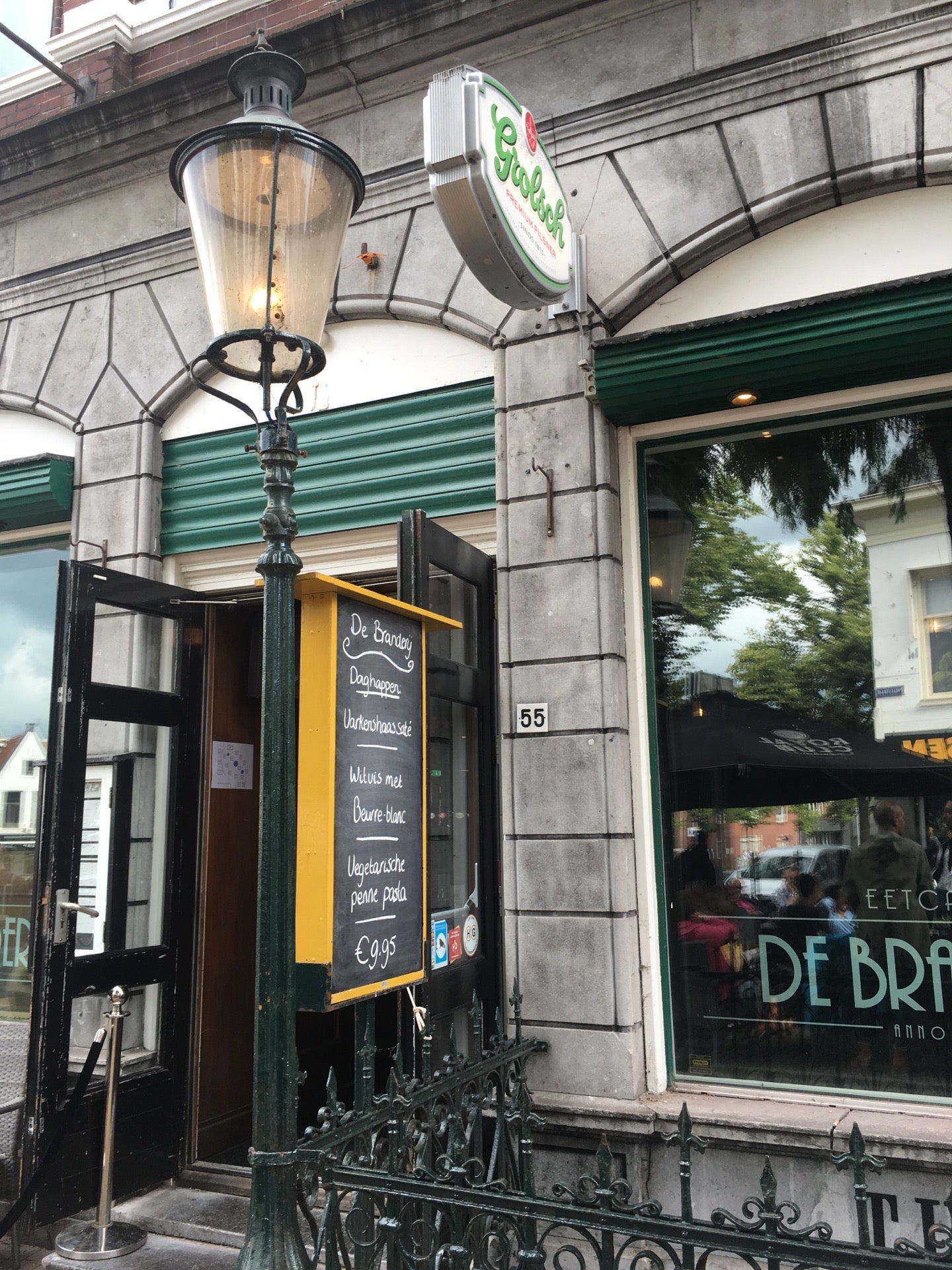 restaurant