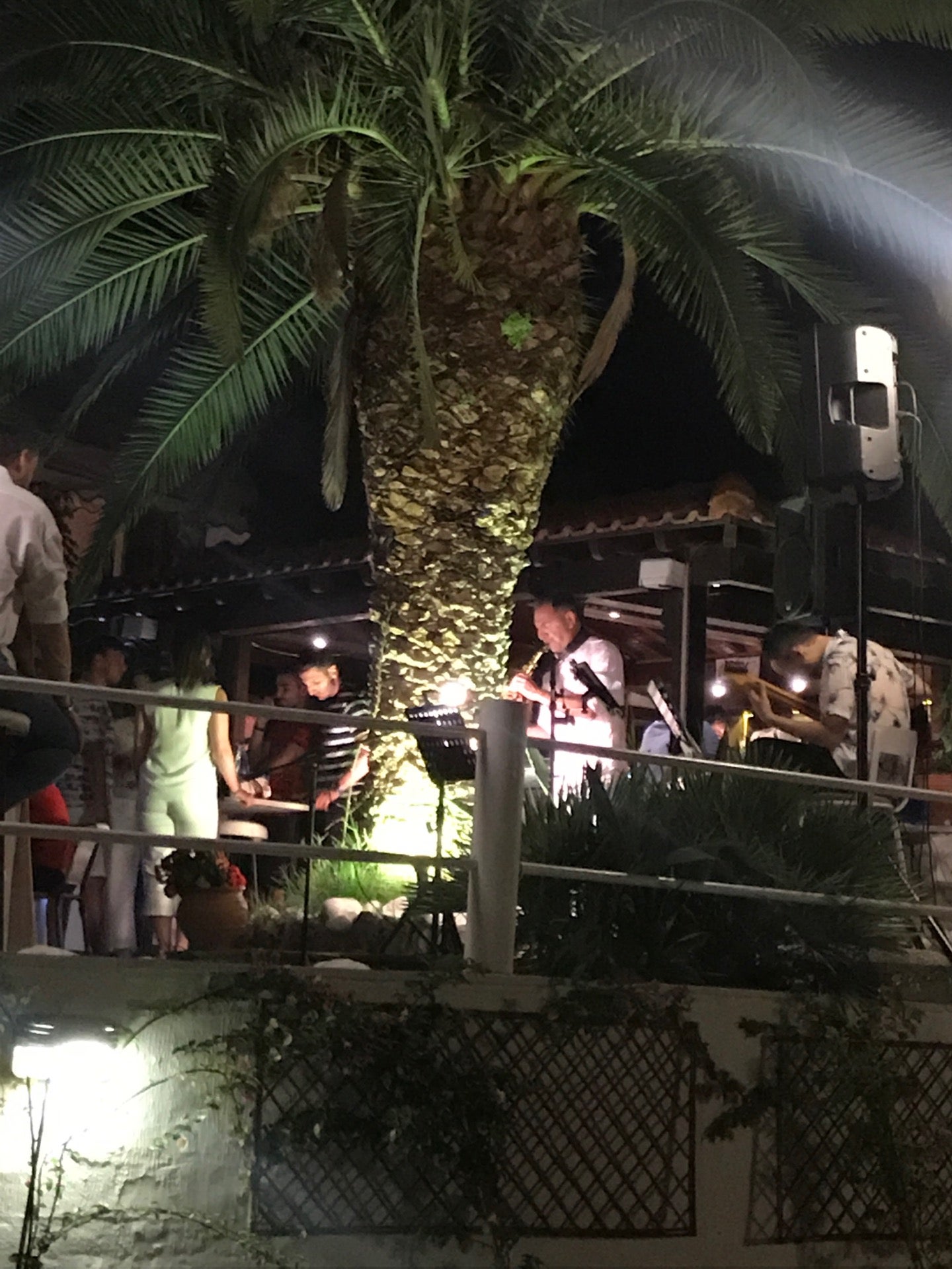 hotel-bar