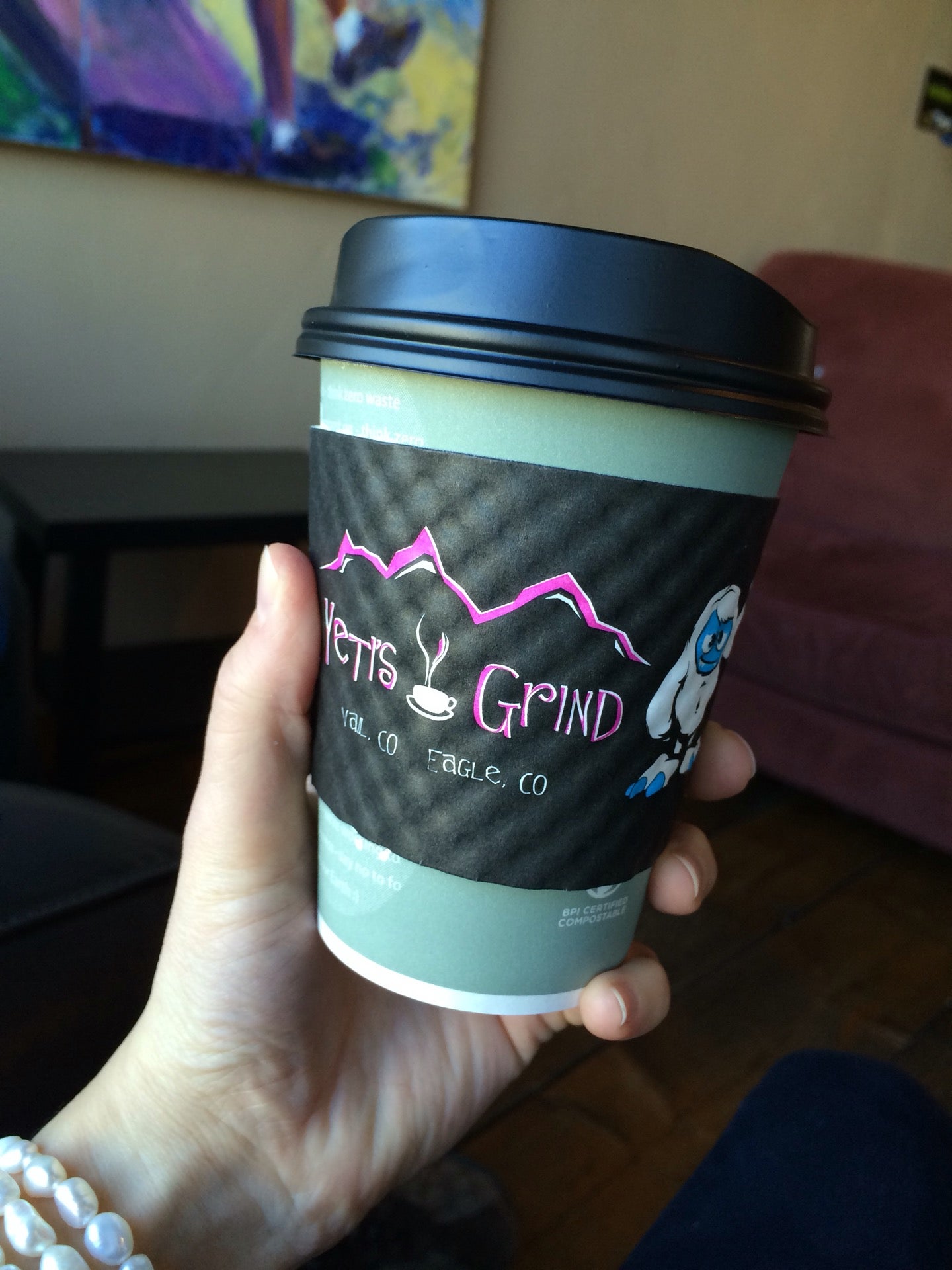 yeti's grind, Cafe