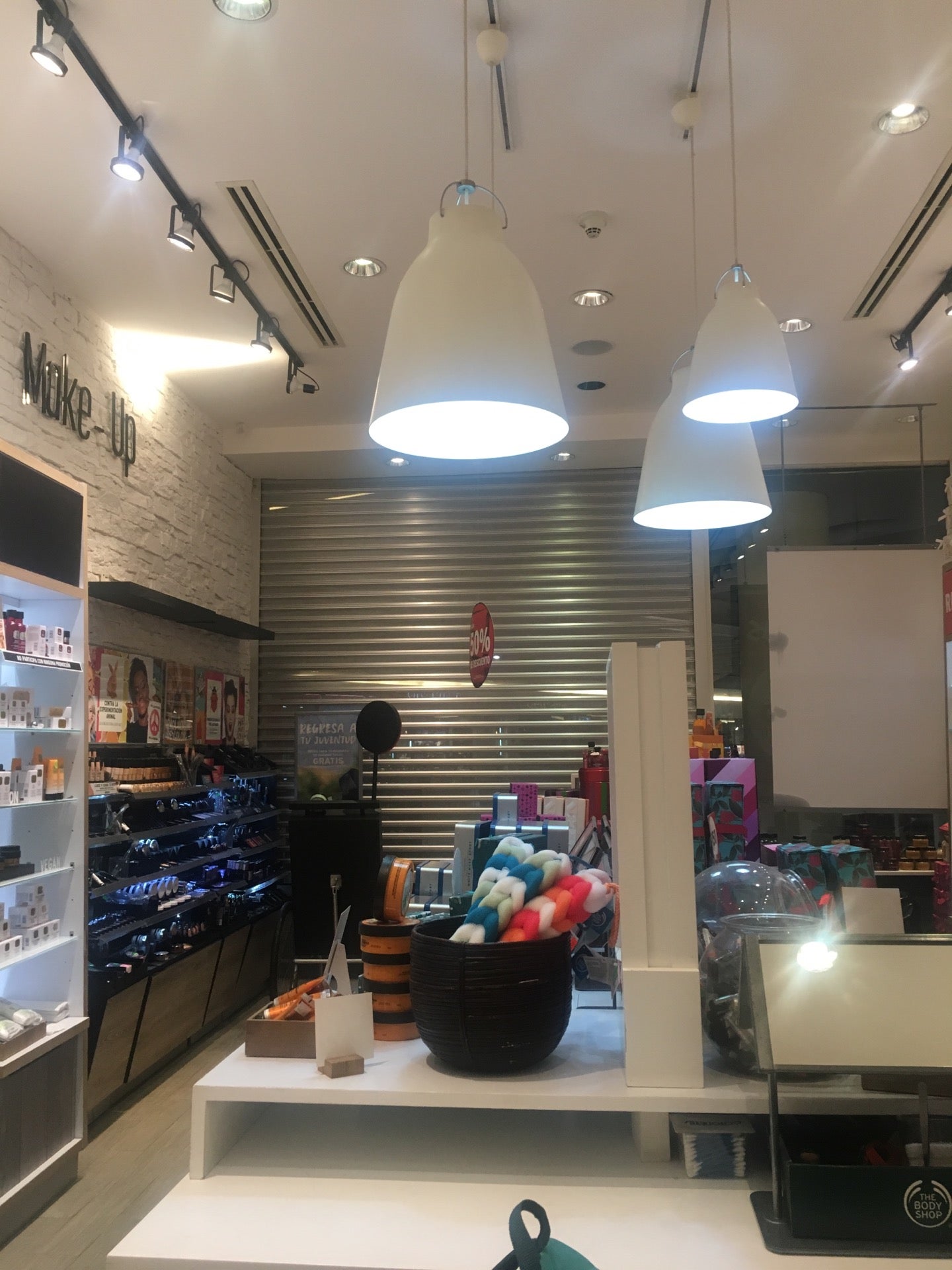 cosmetics-shop