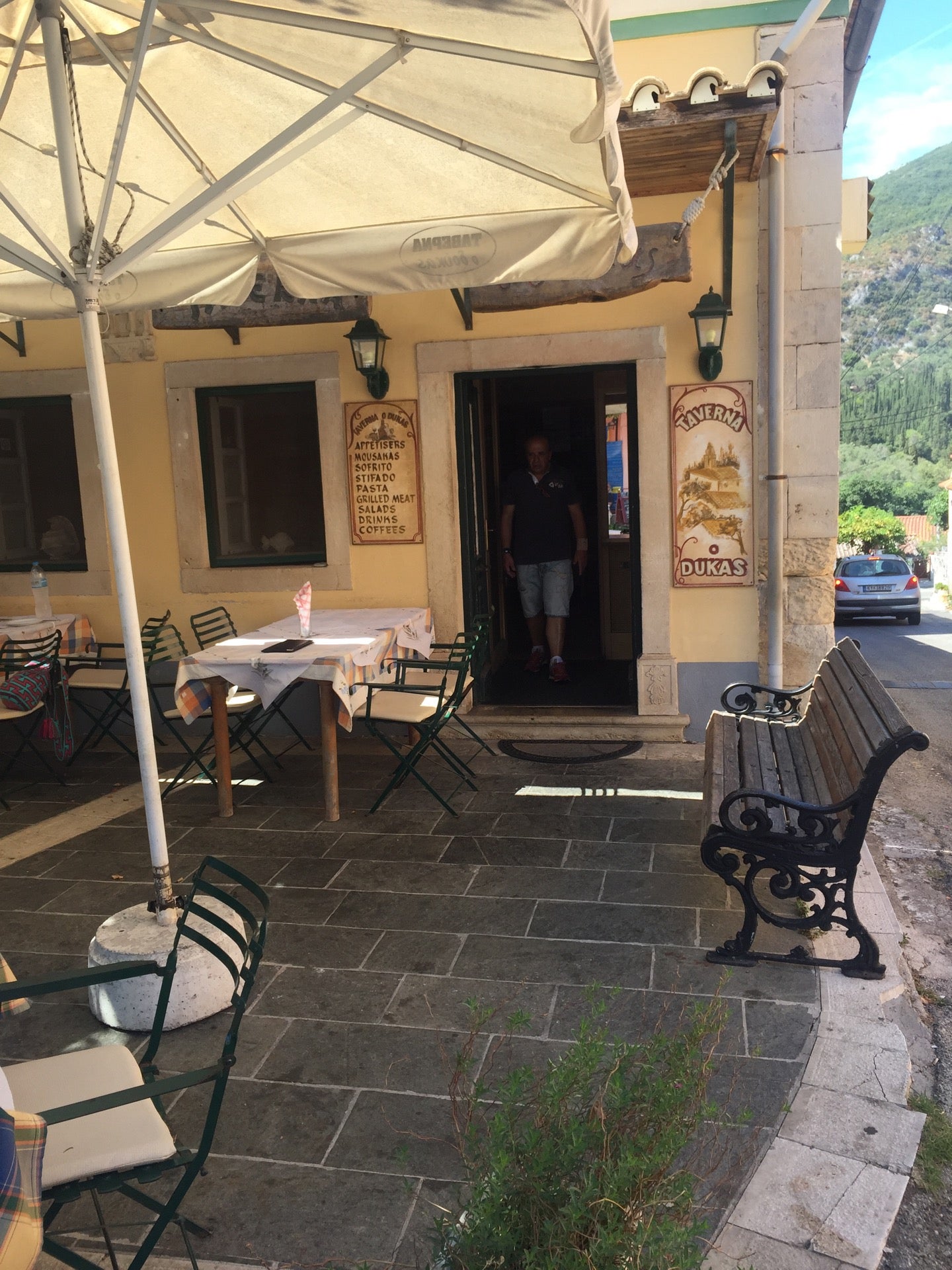 greek-restaurant