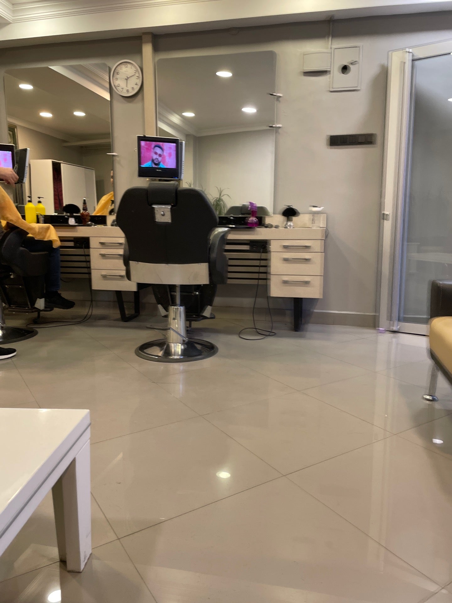 salon-barbershop