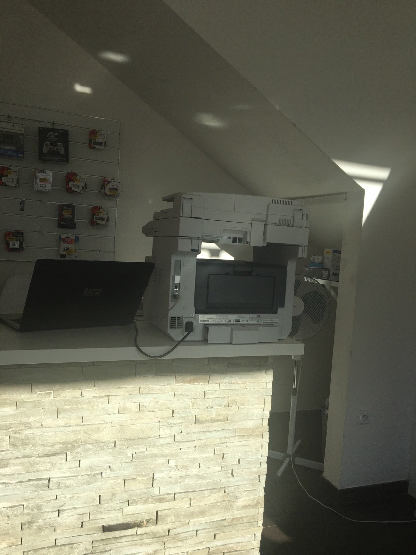 electronics-store