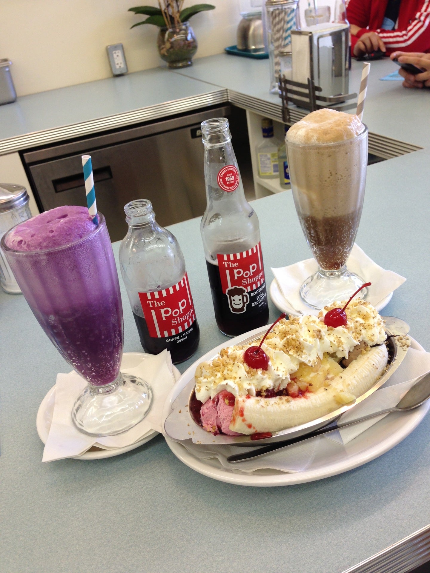 dessert-shop