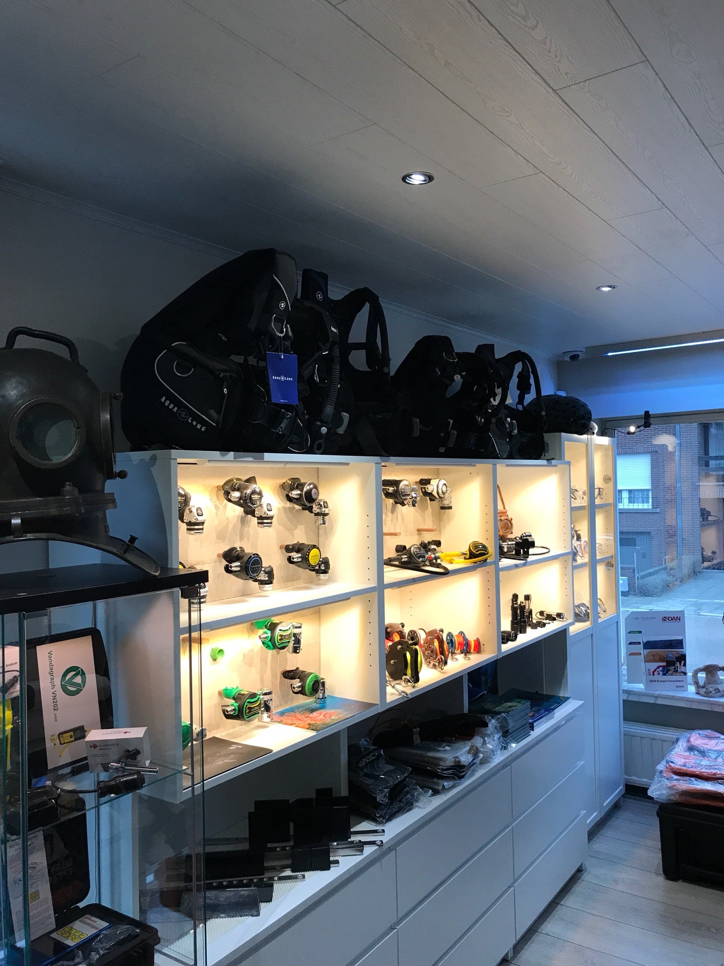 sporting-goods-shop