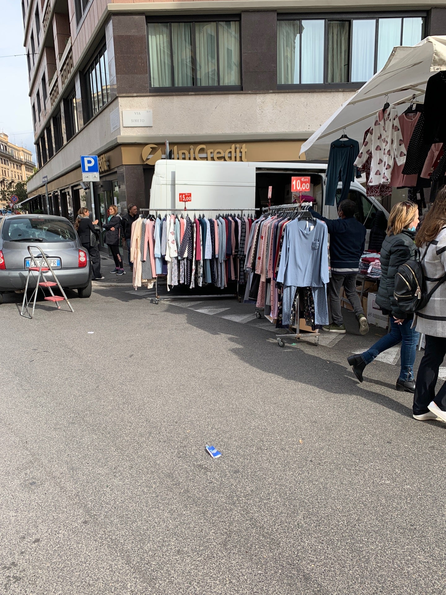 flea-market