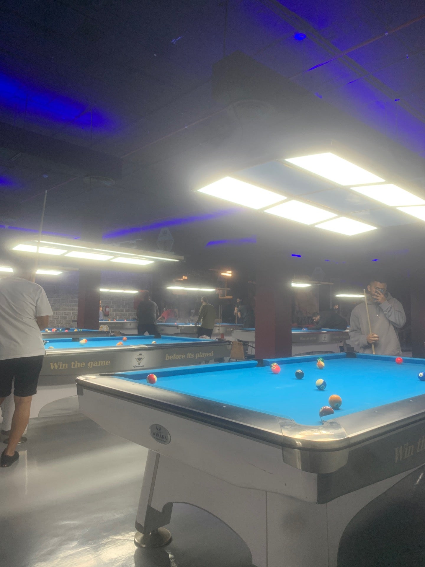Le Diamond Deluxe Billiard Club, Pool Hall