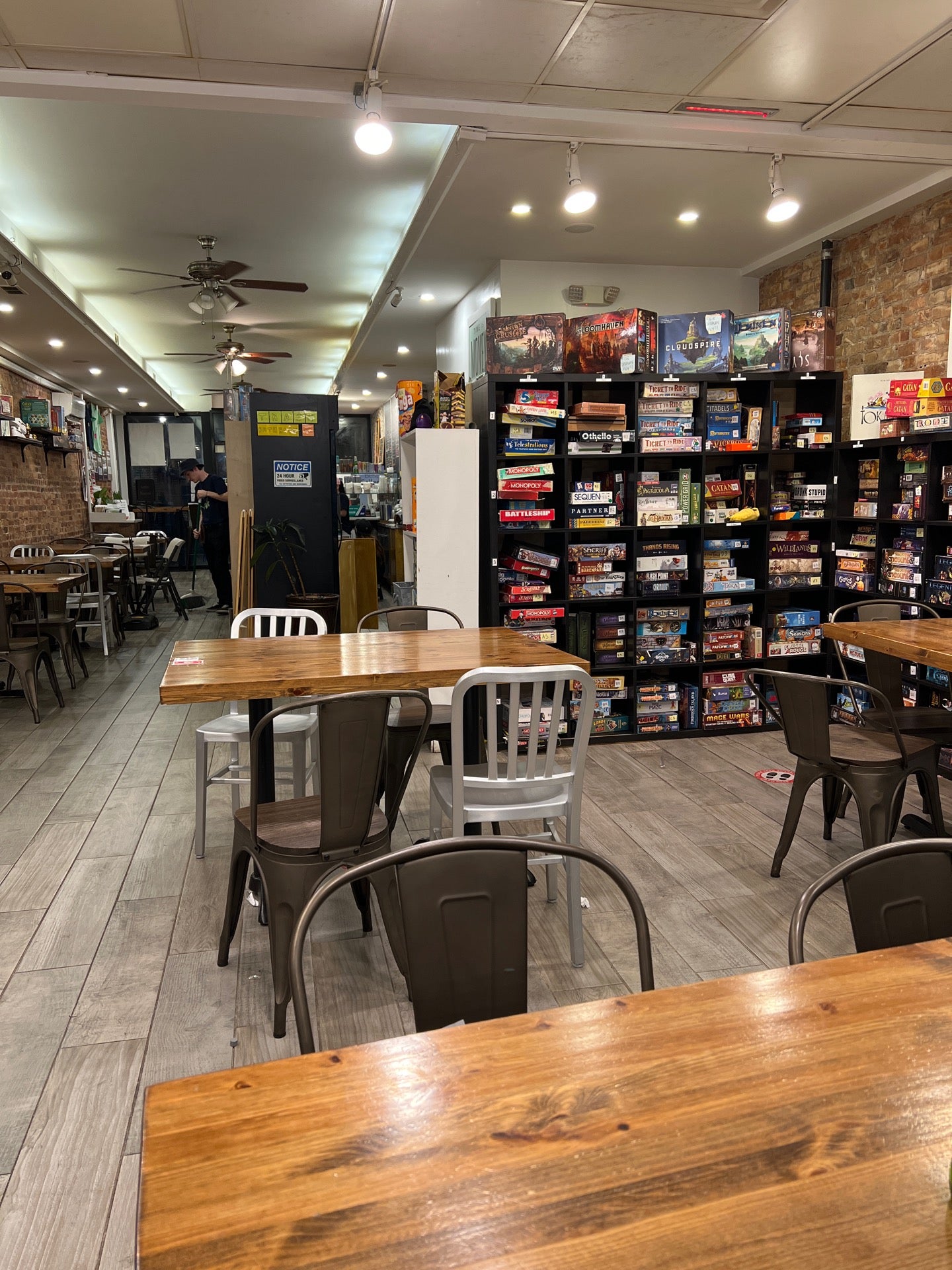 gaming-cafe