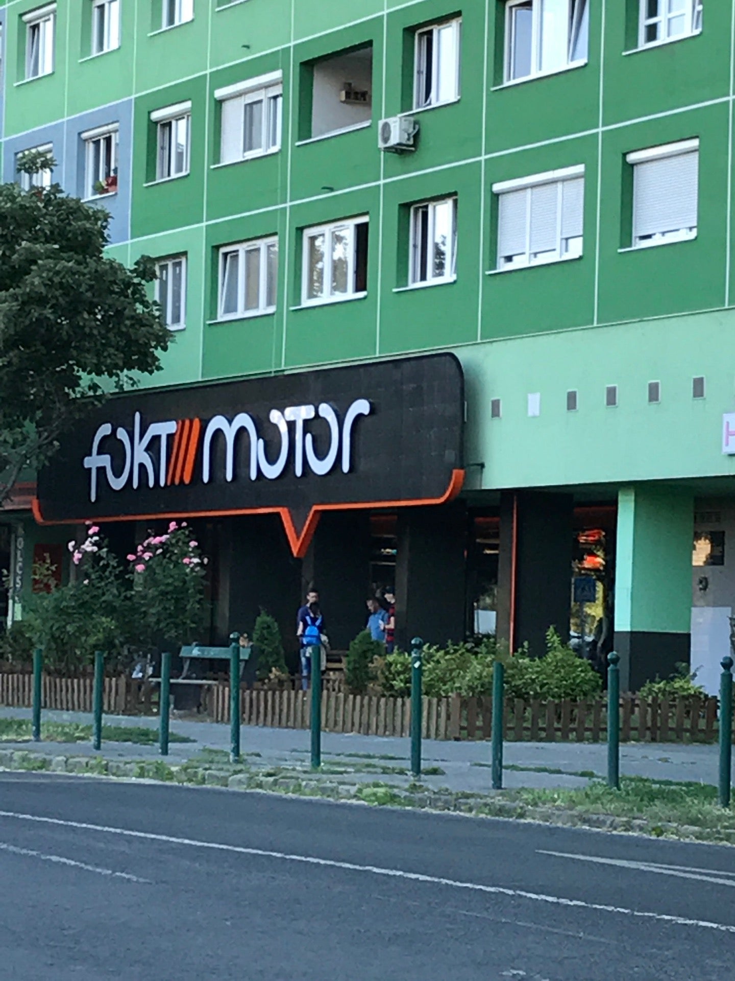 motorcycle-shop