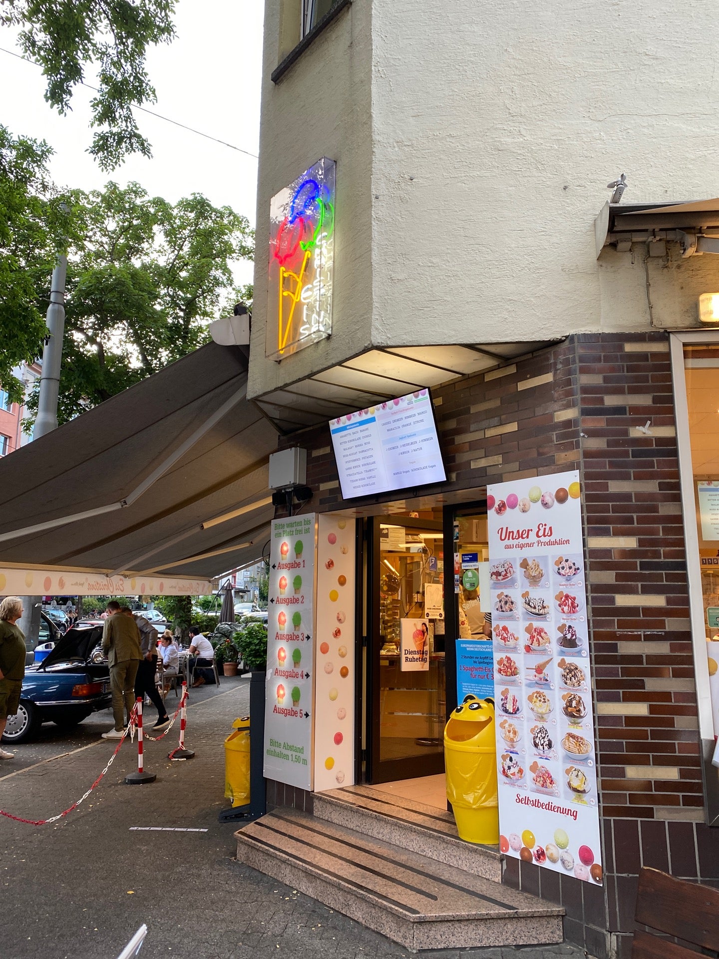 ice-cream-shop