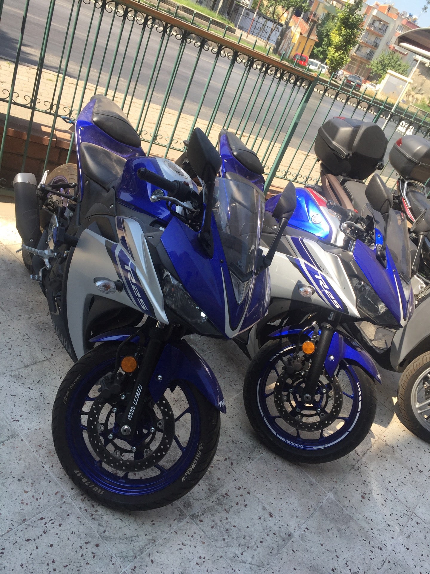 motorcycle-shop