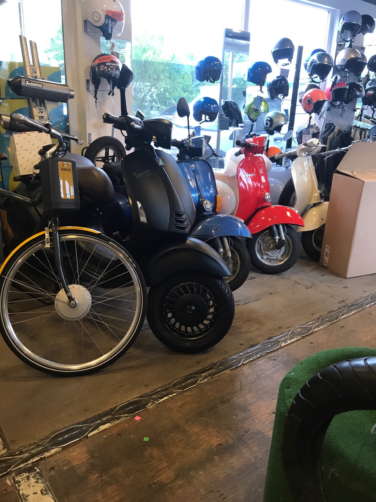 motorcycle-shop