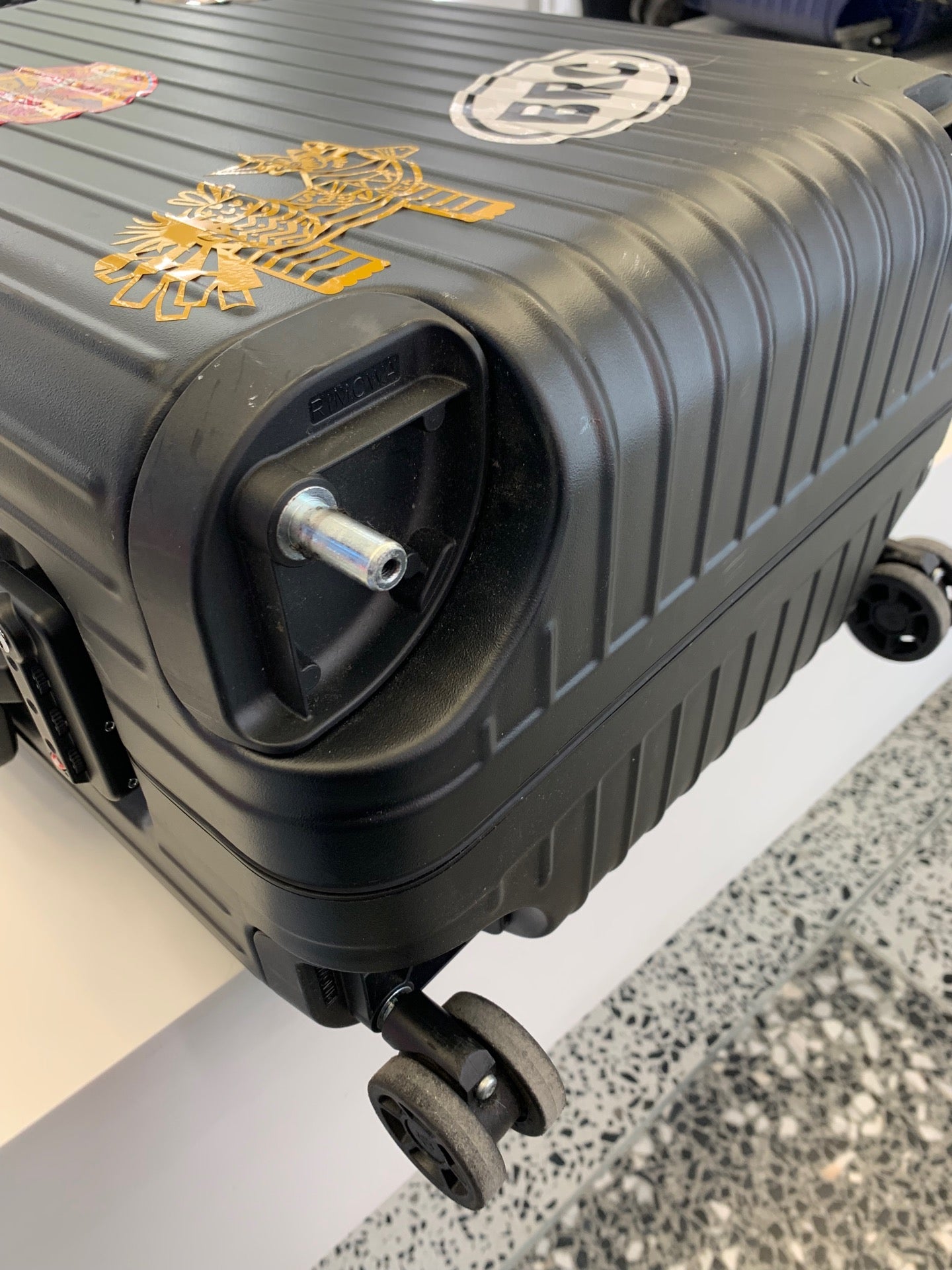 luggage-store