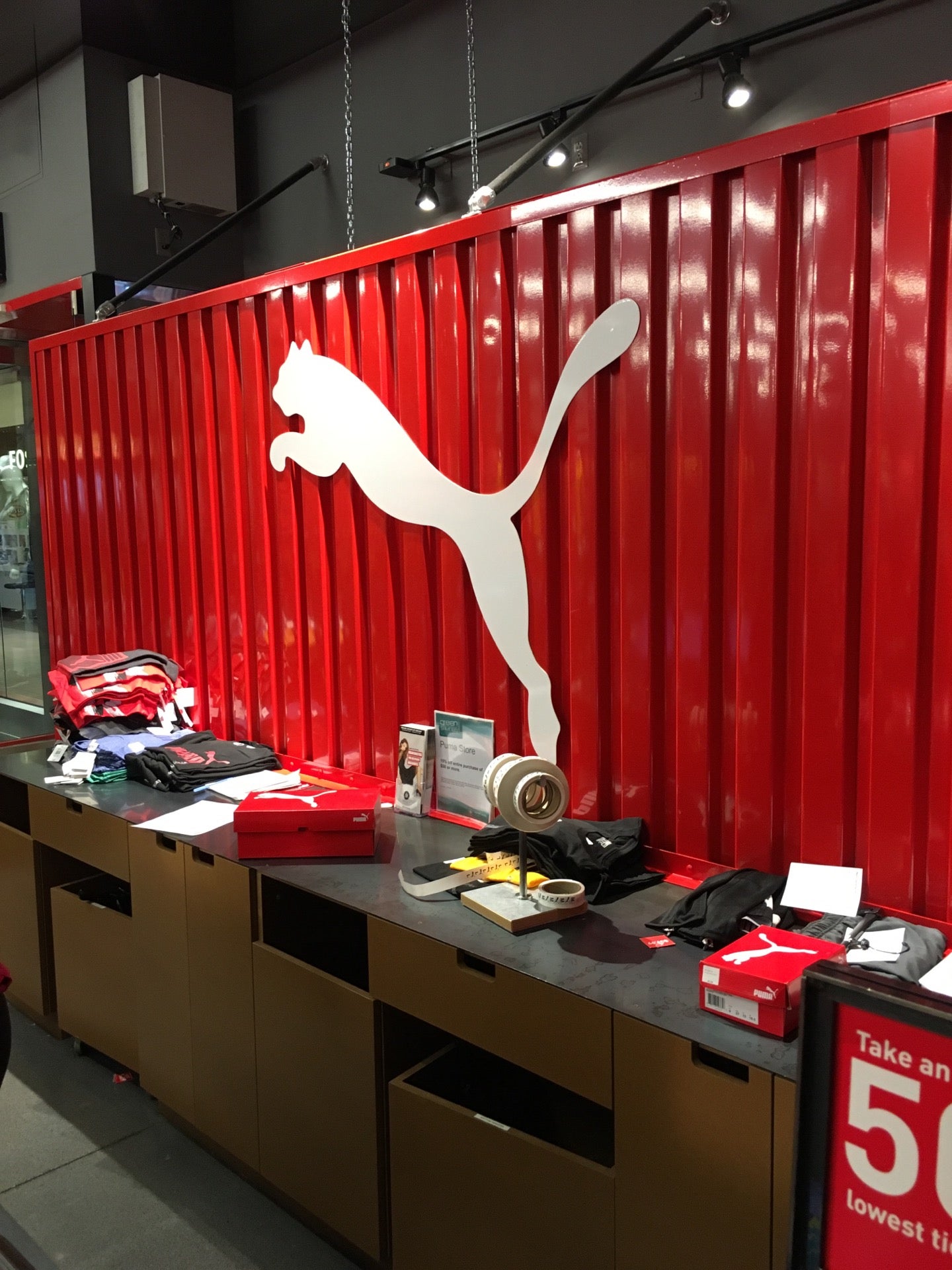 sporting-goods-shop