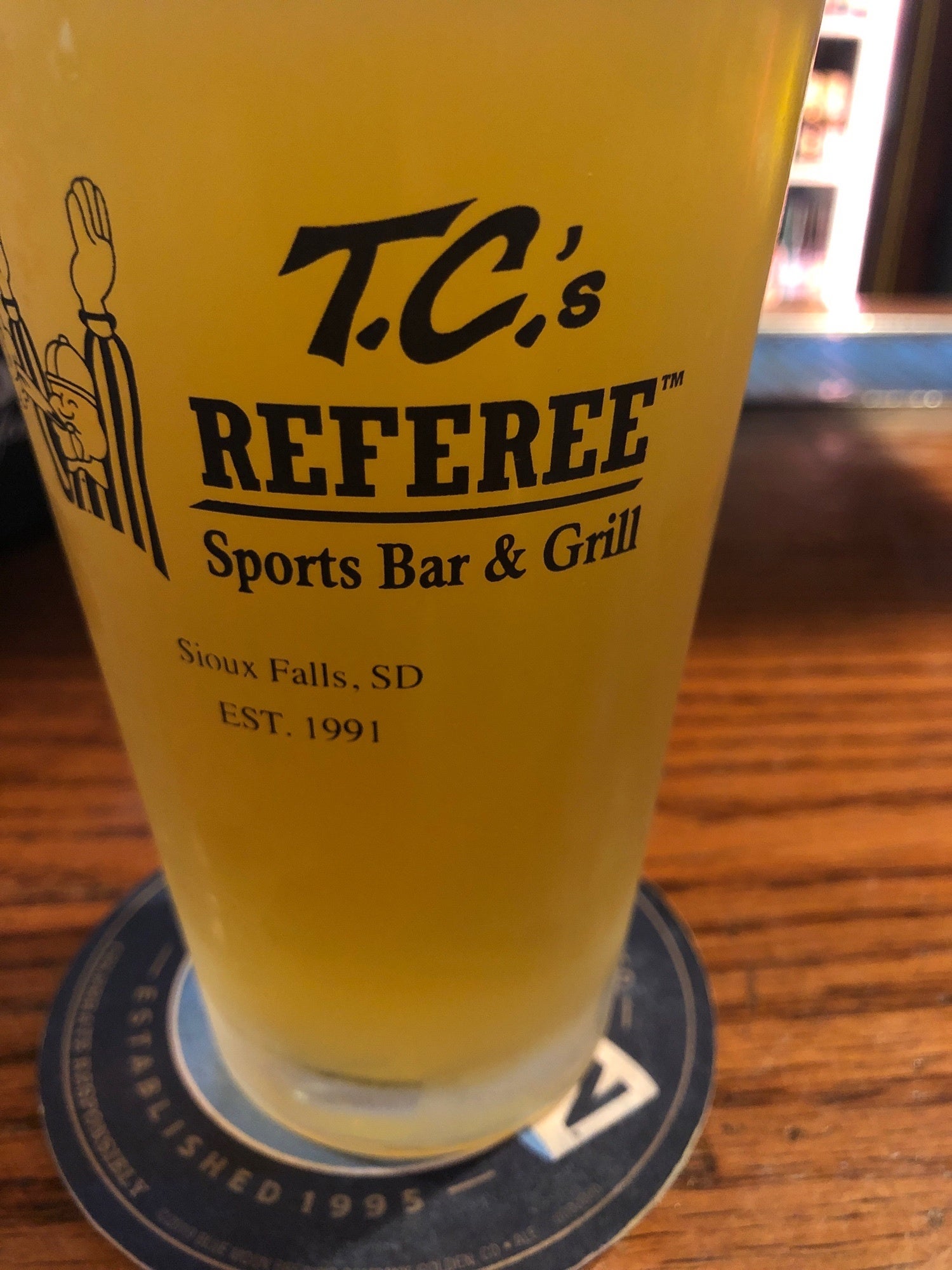 T.C.'s Referee Sports Bar, Bar
